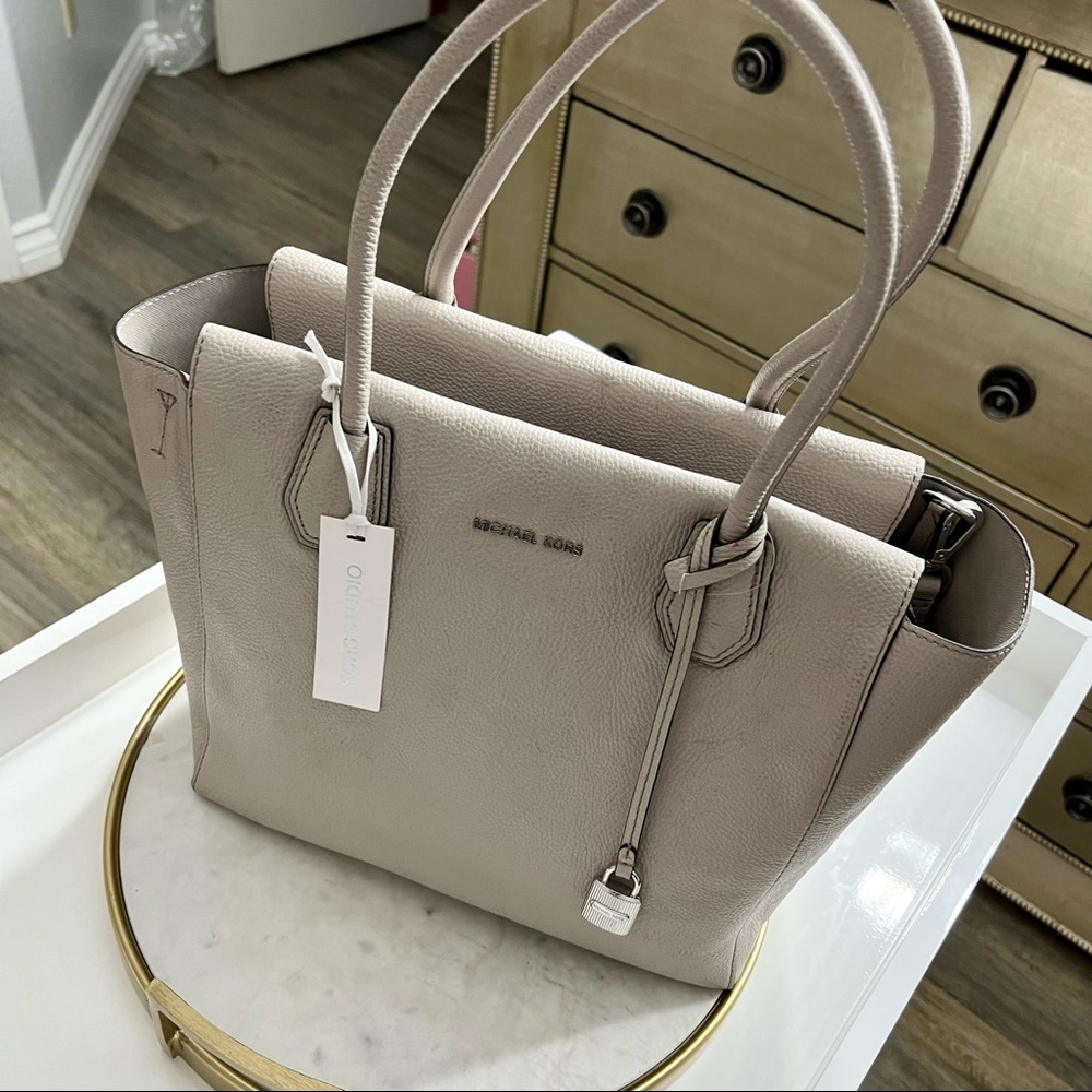 Michael Kors Pebbled textile Leather hand bag - Picture 9 of 14